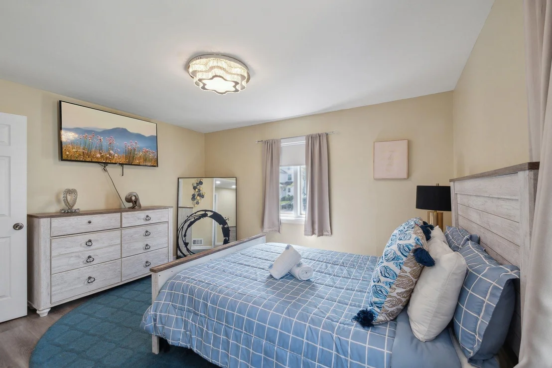 Photo of 991 Henhawk Road