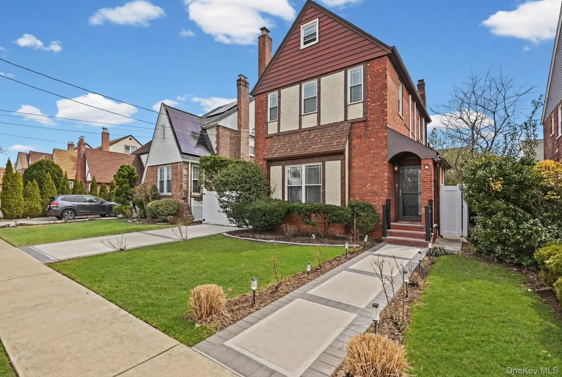 Photo of 6 Dubonnet Road