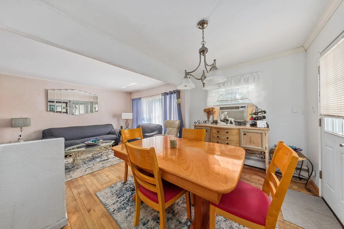 Photo of 1741 Meadowbrook Road