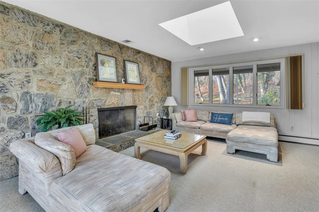 Photo of 12 Red Oak Road