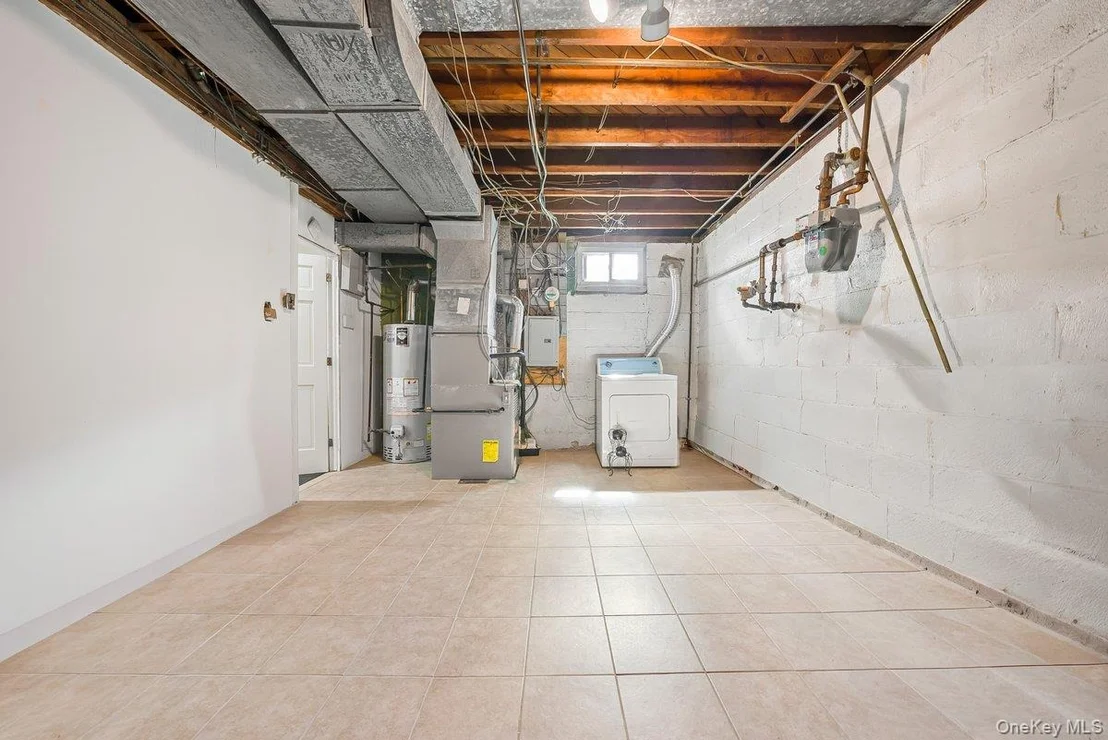 Photo of 104 Lefferts Road