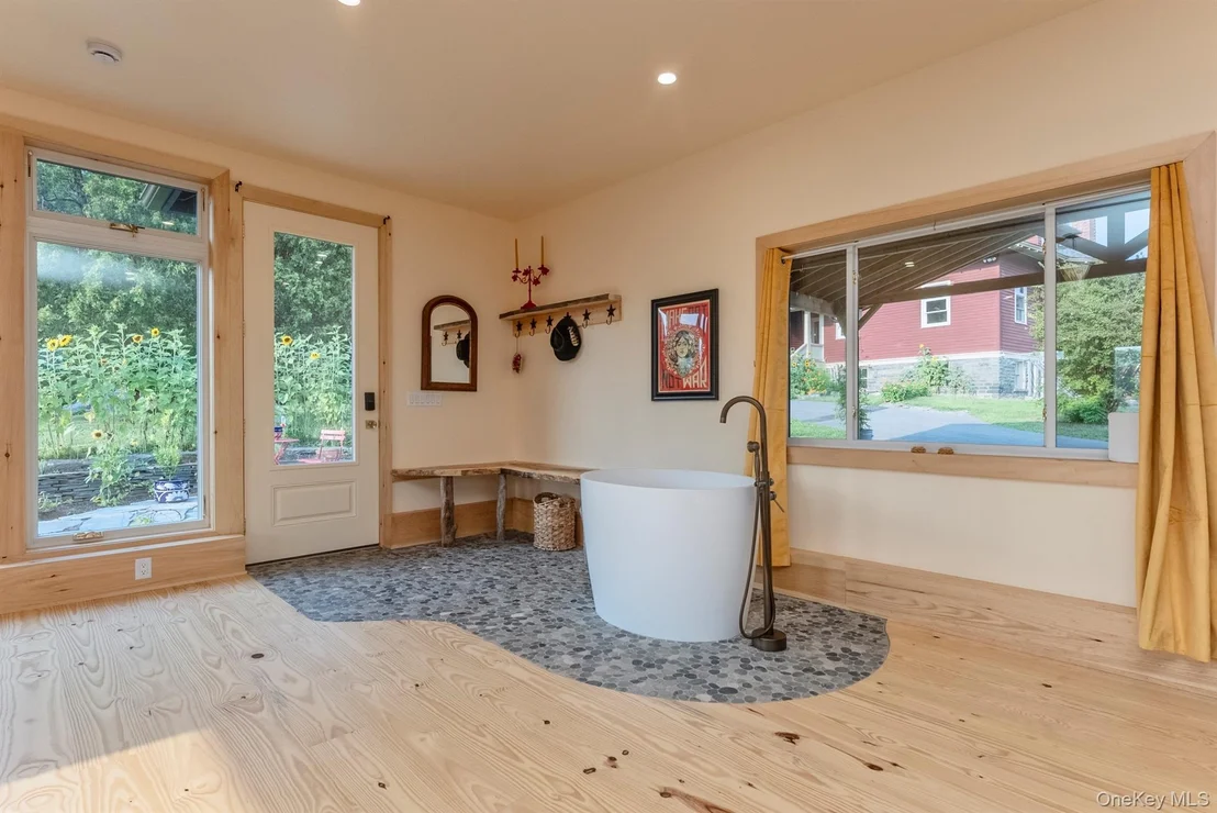 Photo of 108 Latham Circle