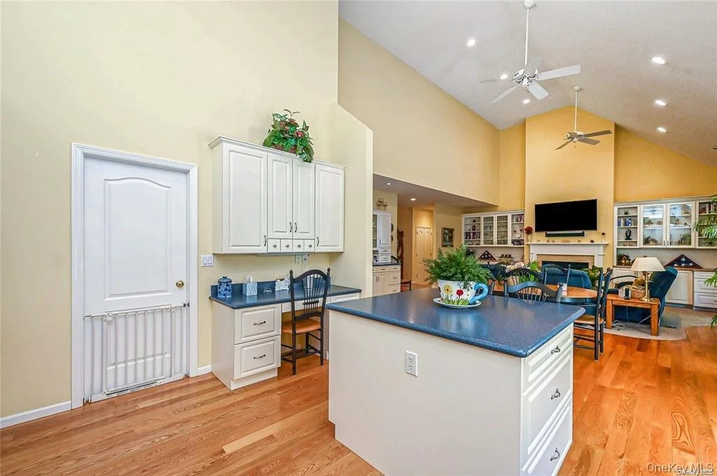 Photo of 828 Pondview Road