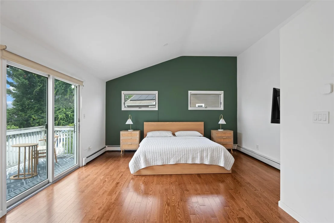 Photo of 10 Lillian Lane