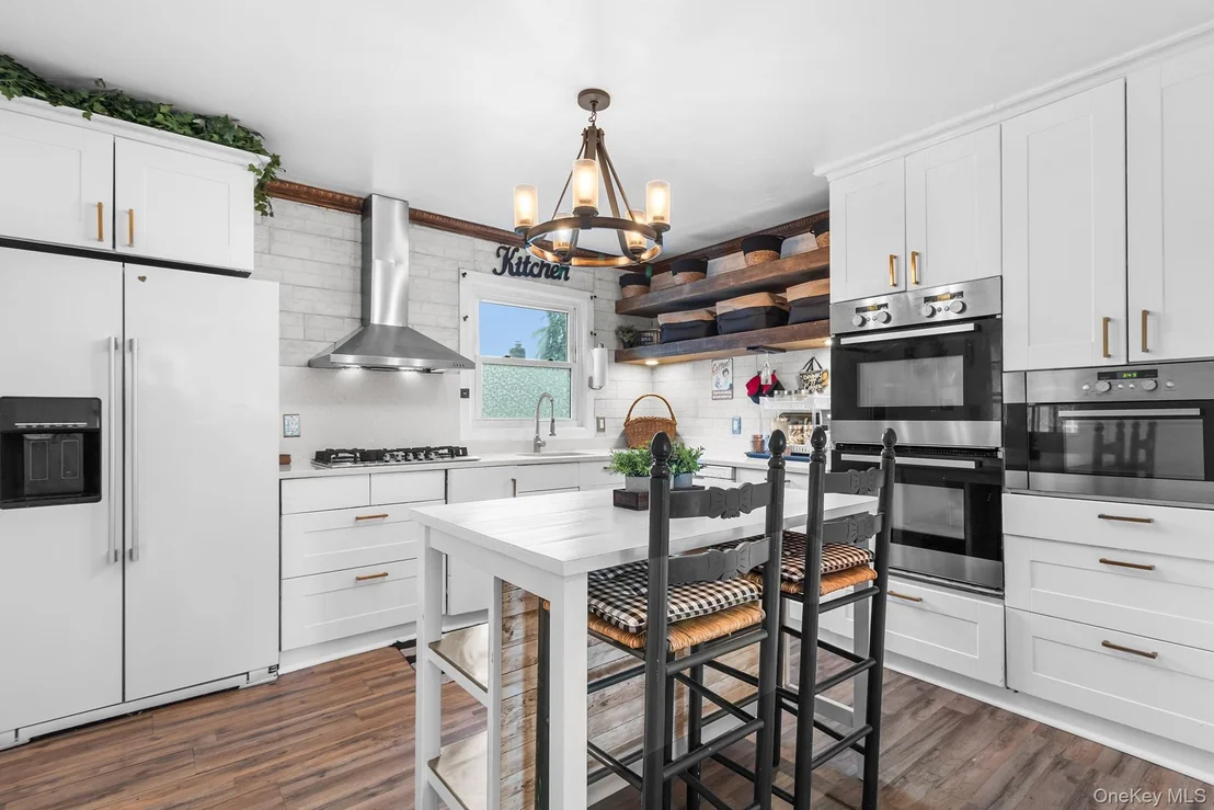Photo of 121 Thomas Avenue