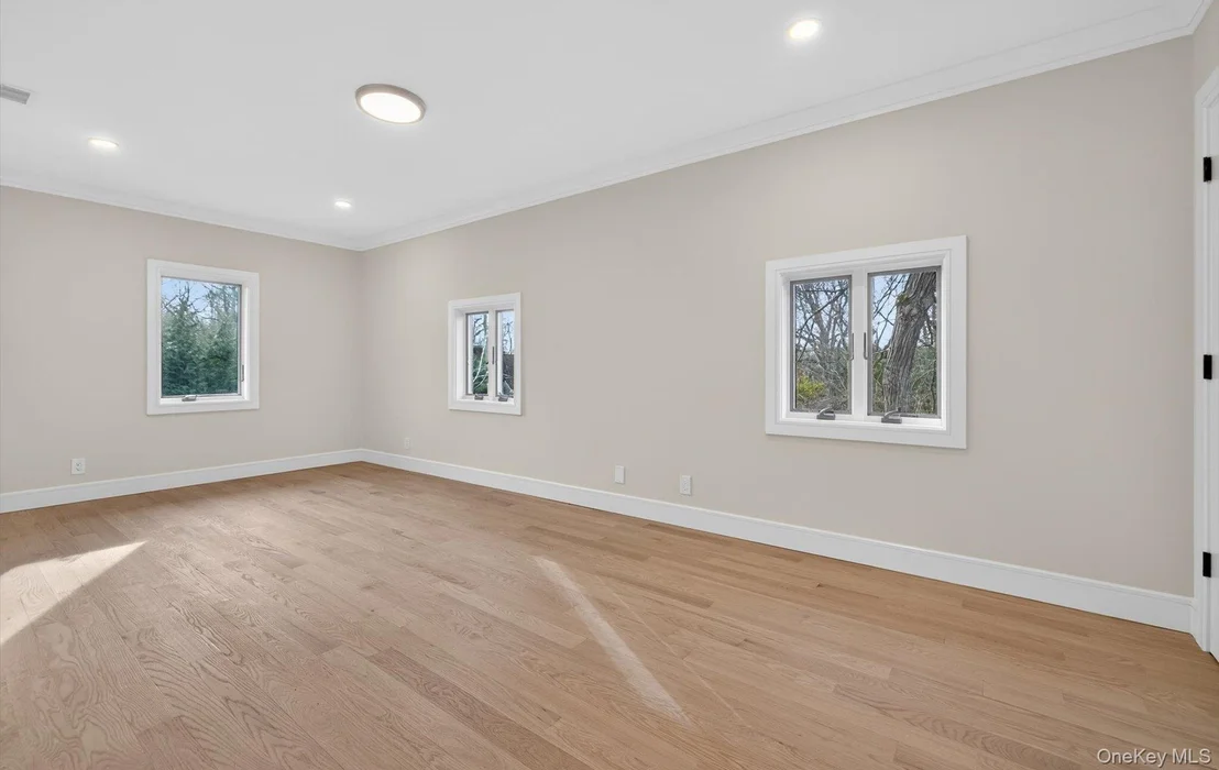 Photo of 369 Vanderbilt Parkway