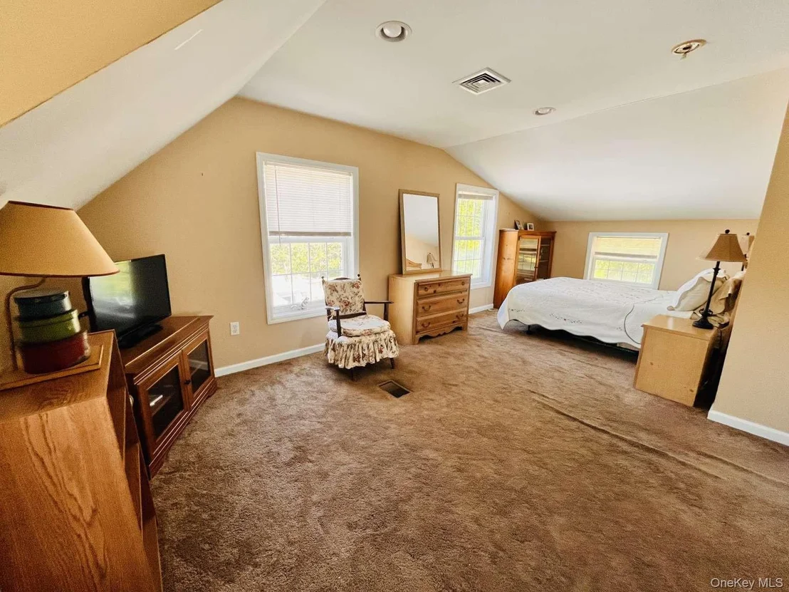 Photo of 20 Neversink Drive