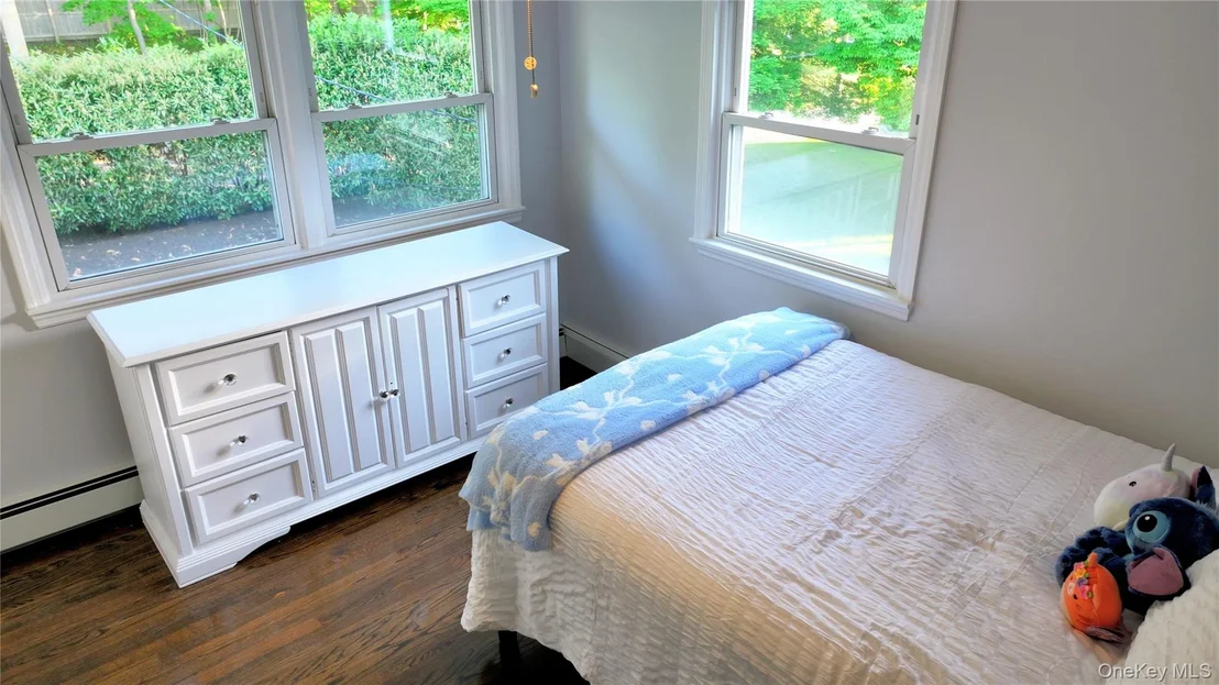 Photo of 522 Moriches Road