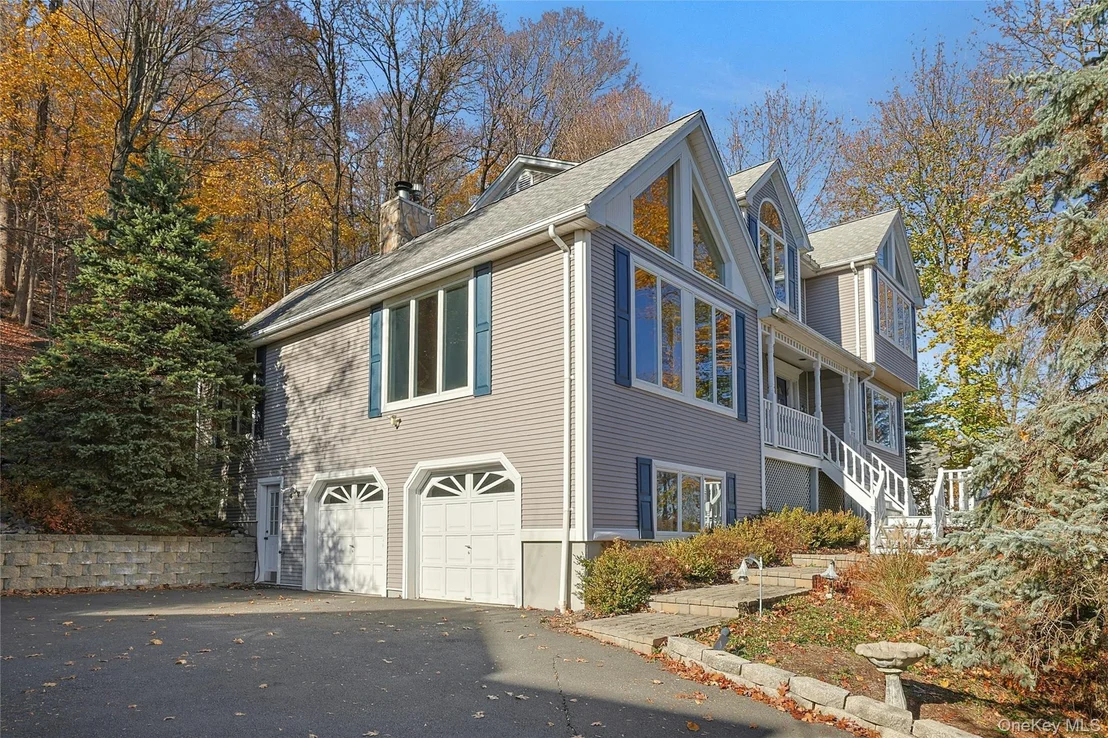 Photo of 235 S Boulevard
