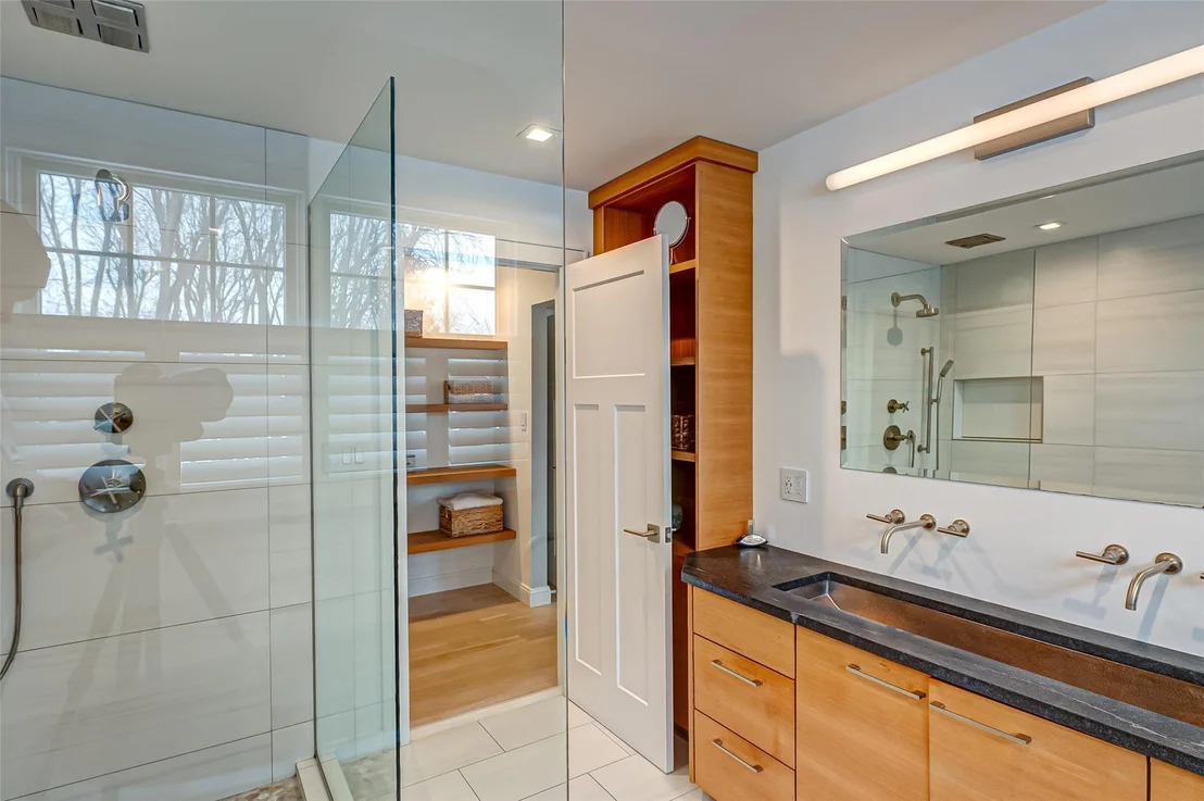 Photo of 12 Sutton Place