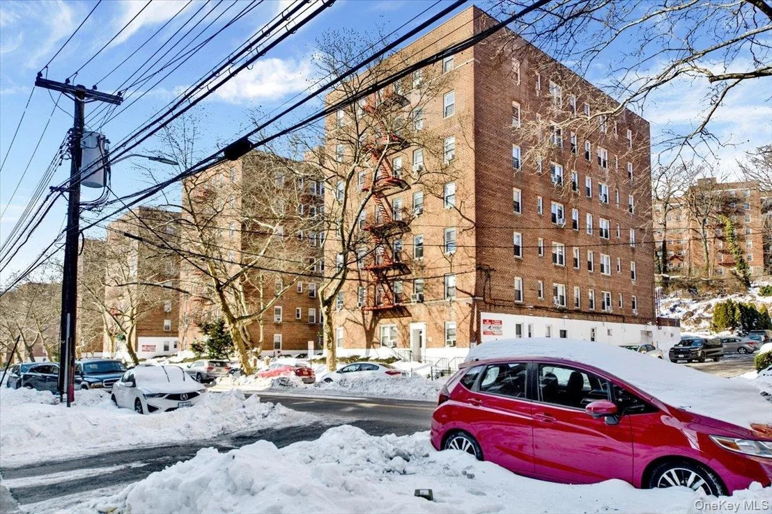 Photo of Unit 3C at 811 Bronx River Road