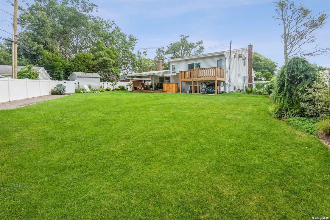 Photo of 830 Willow Road