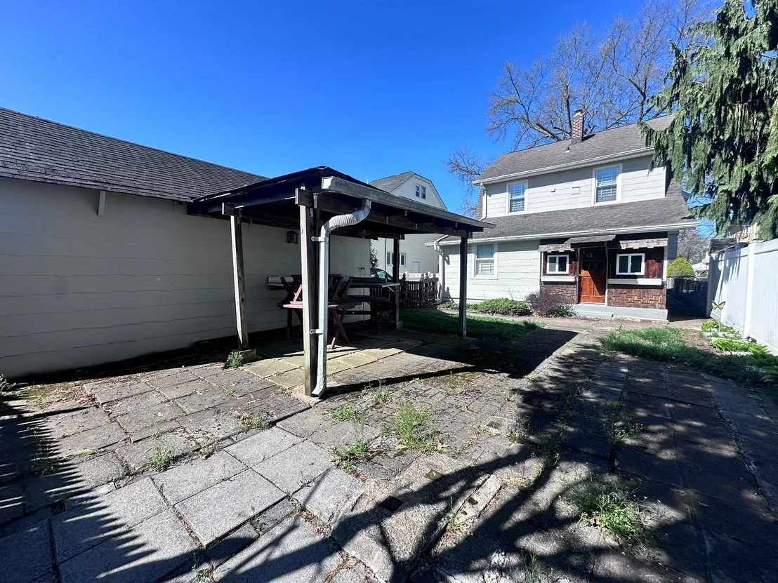 Photo of 166 Franklin Street