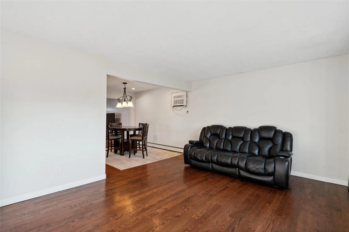 Photo of 135 Headline Road