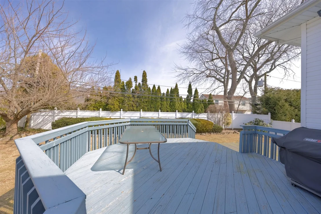 Photo of 42 Hollywood Drive