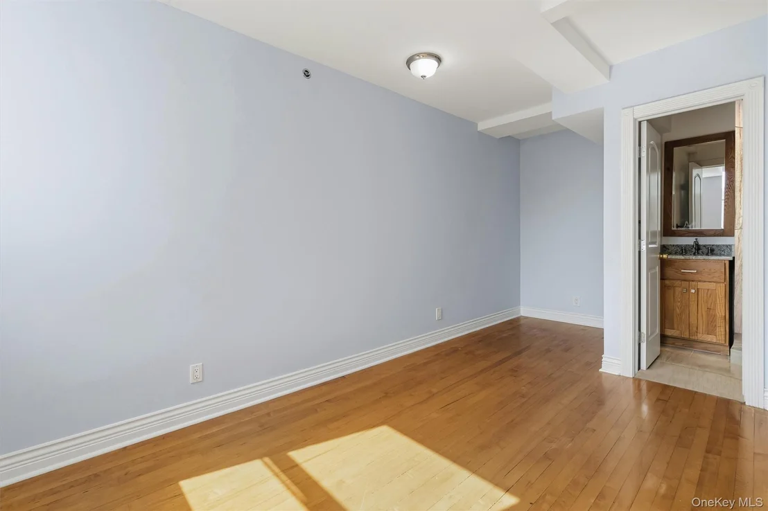 Photo of Unit PH4 at 88 Broadway