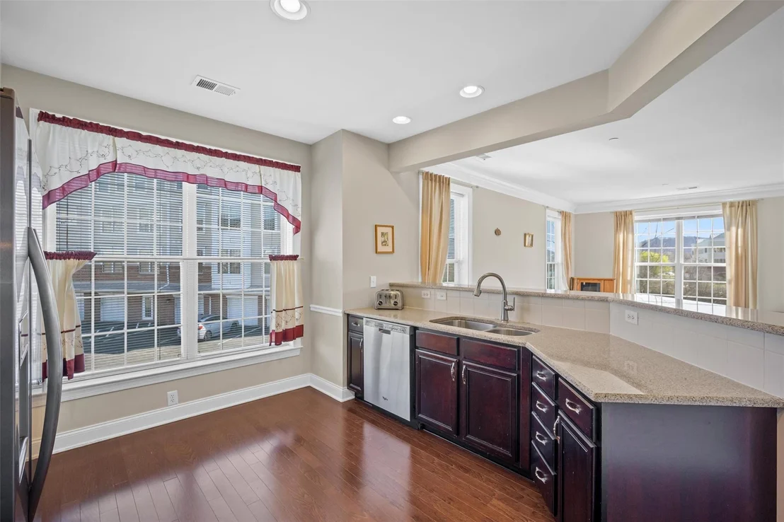 Photo of 521 Regency Drive