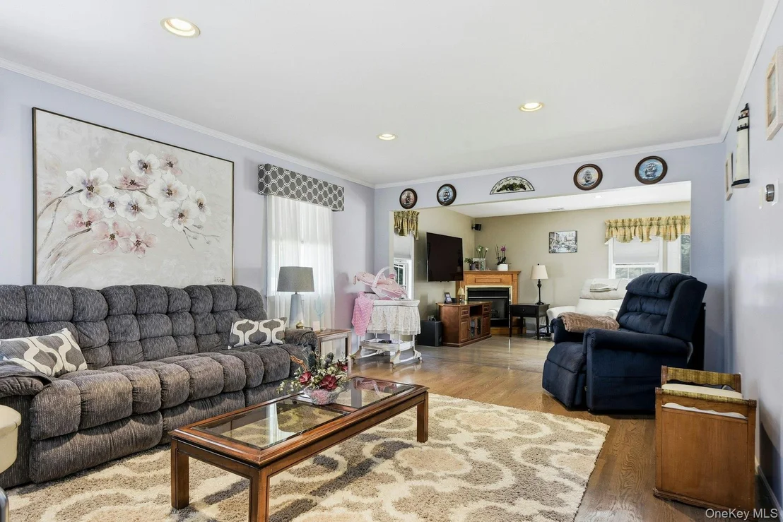 Photo of 35 Dennis Lane