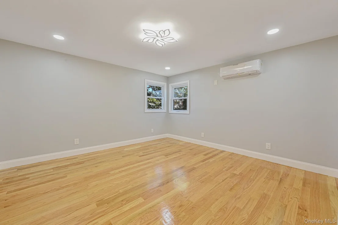 Photo of 52 State Street