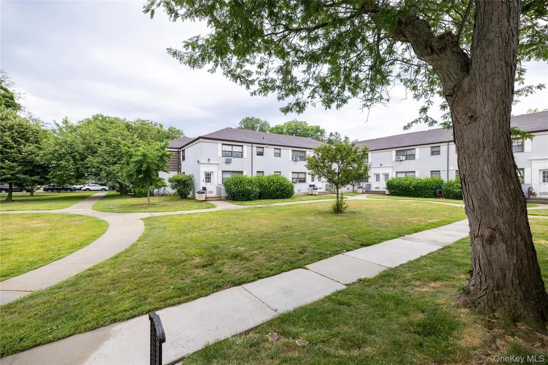 Photo of Unit A at 136-35 68th Drive