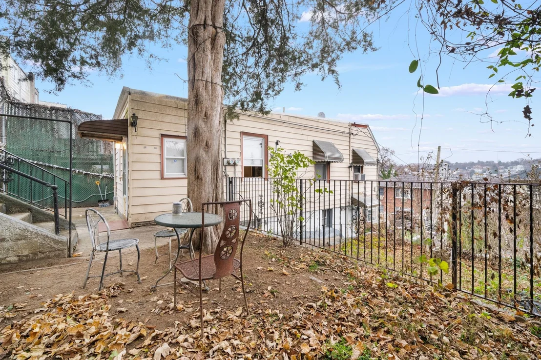 Photo of 279 Edwards Place
