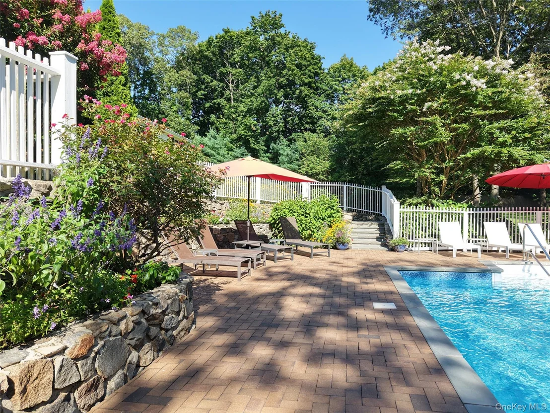 Photo of 2 Hawk Drive