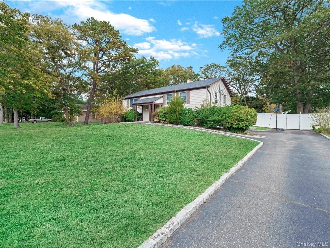 Photo of 33 Winside Lane