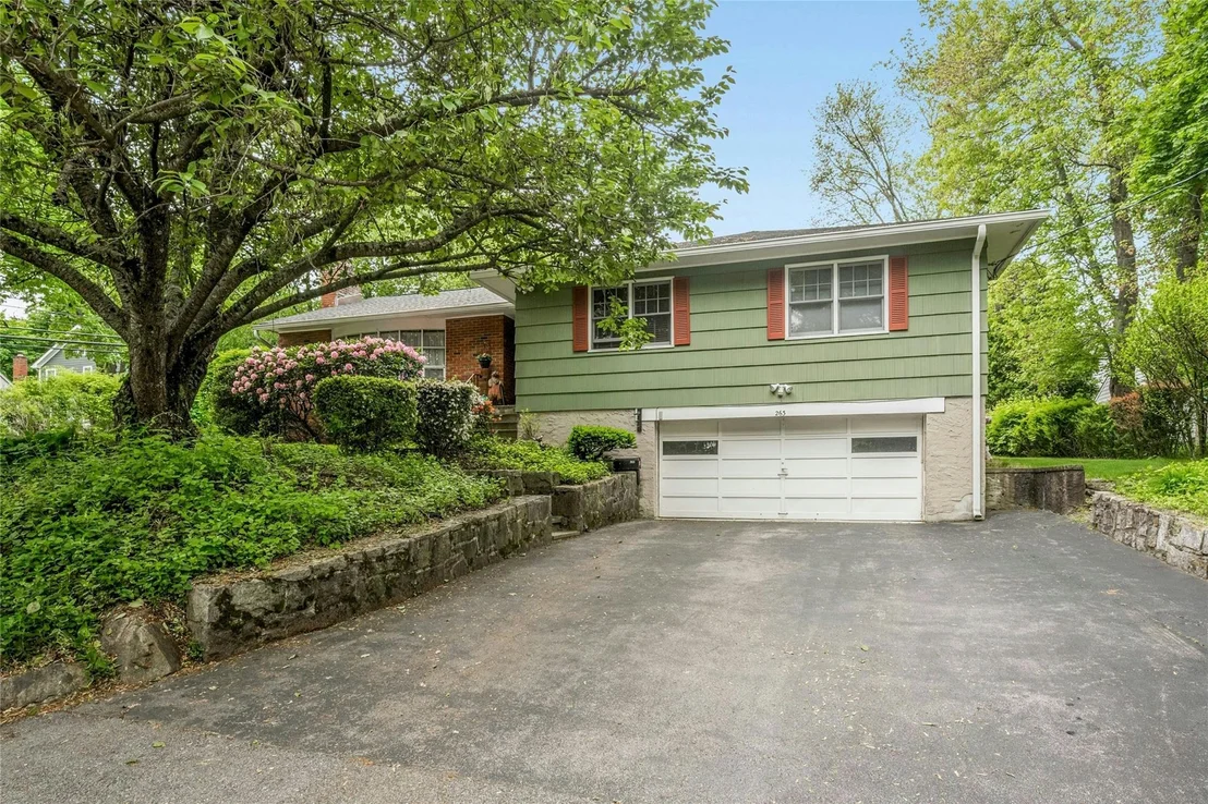 Photo of 263 Memorial Drive