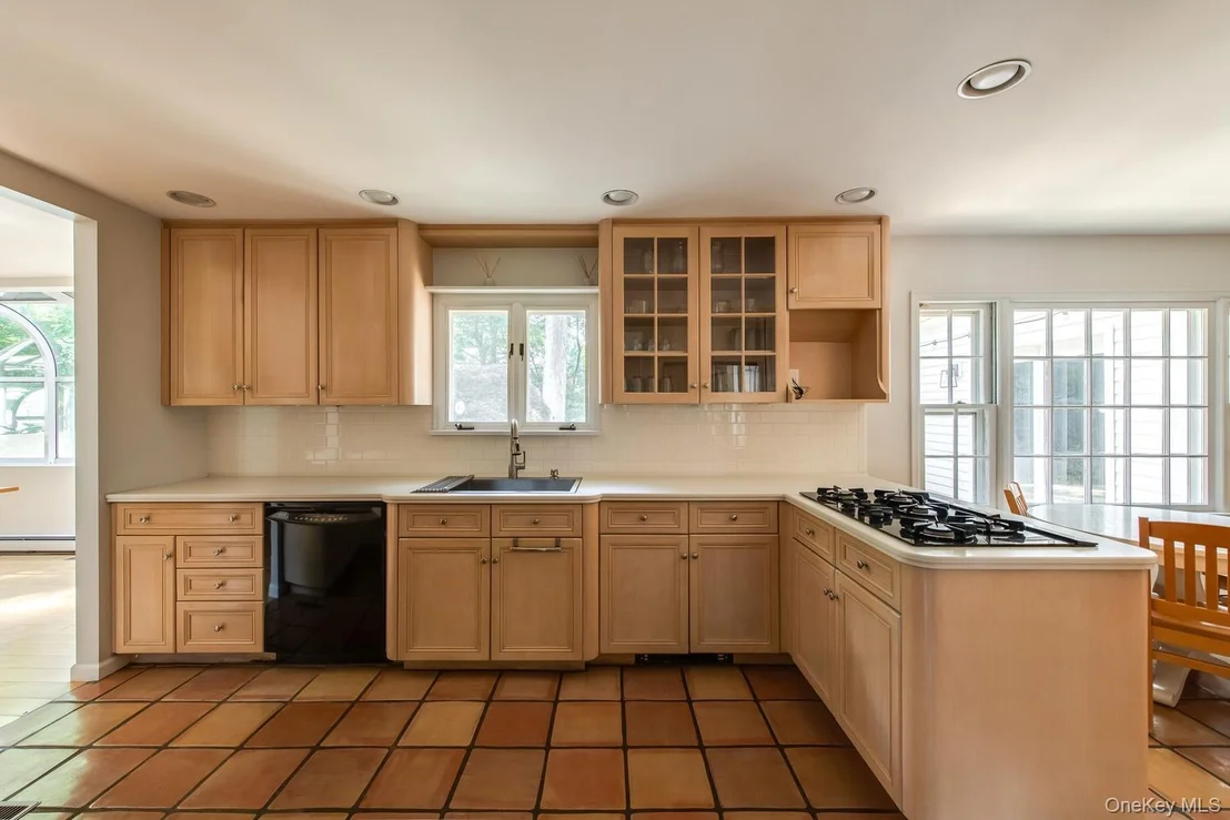 Photo of 44 Pleasant Ridge Drive
