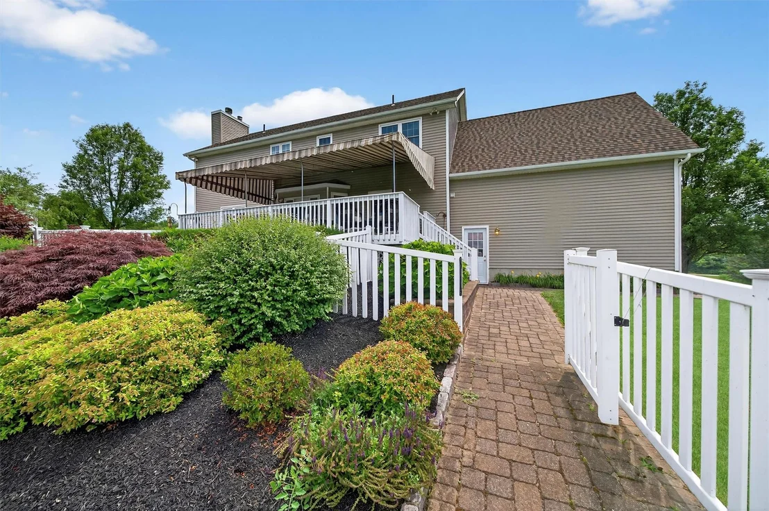 Photo of 106 Maple Avenue