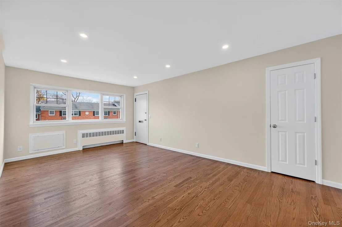 Photo of Unit F13 at 1879 Crompond Road