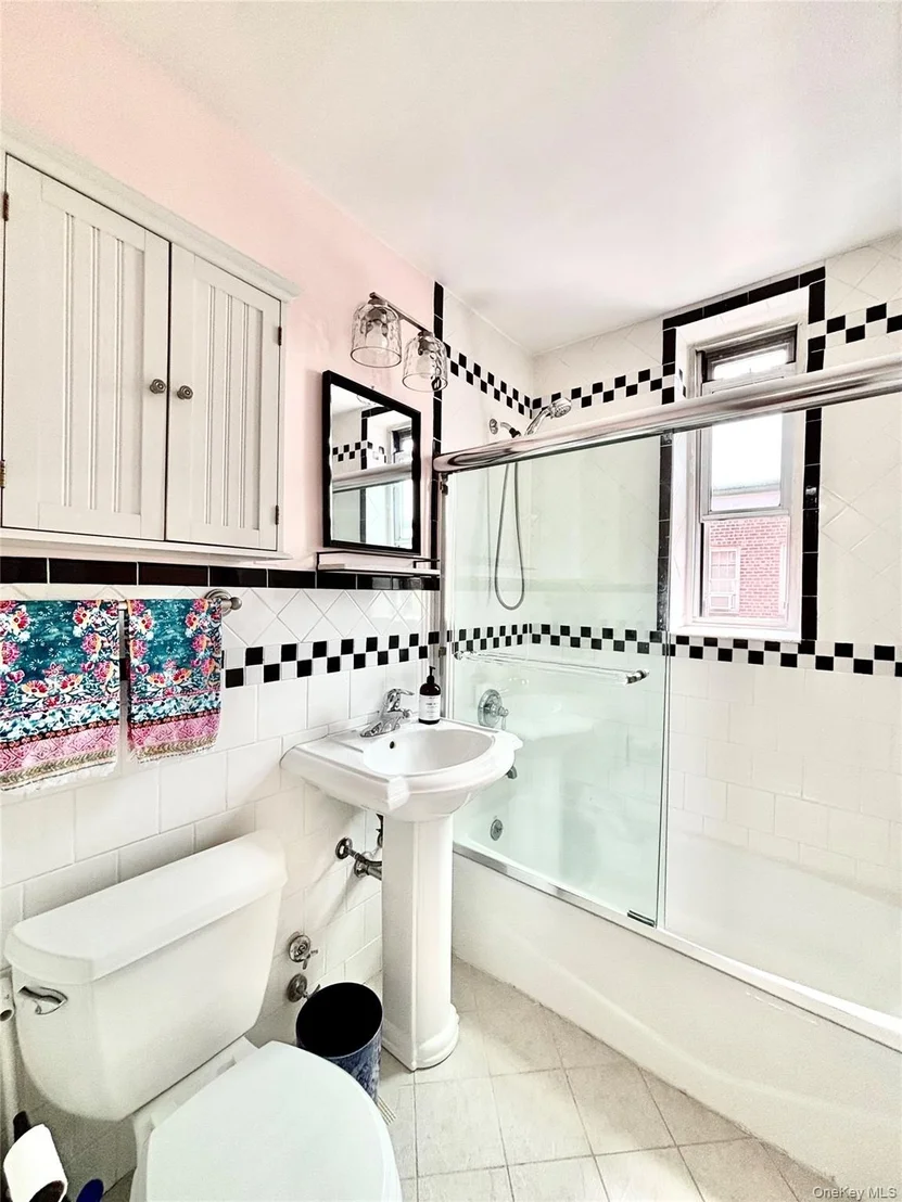 Photo of Unit 4G at 804 Bronx River Rd Road