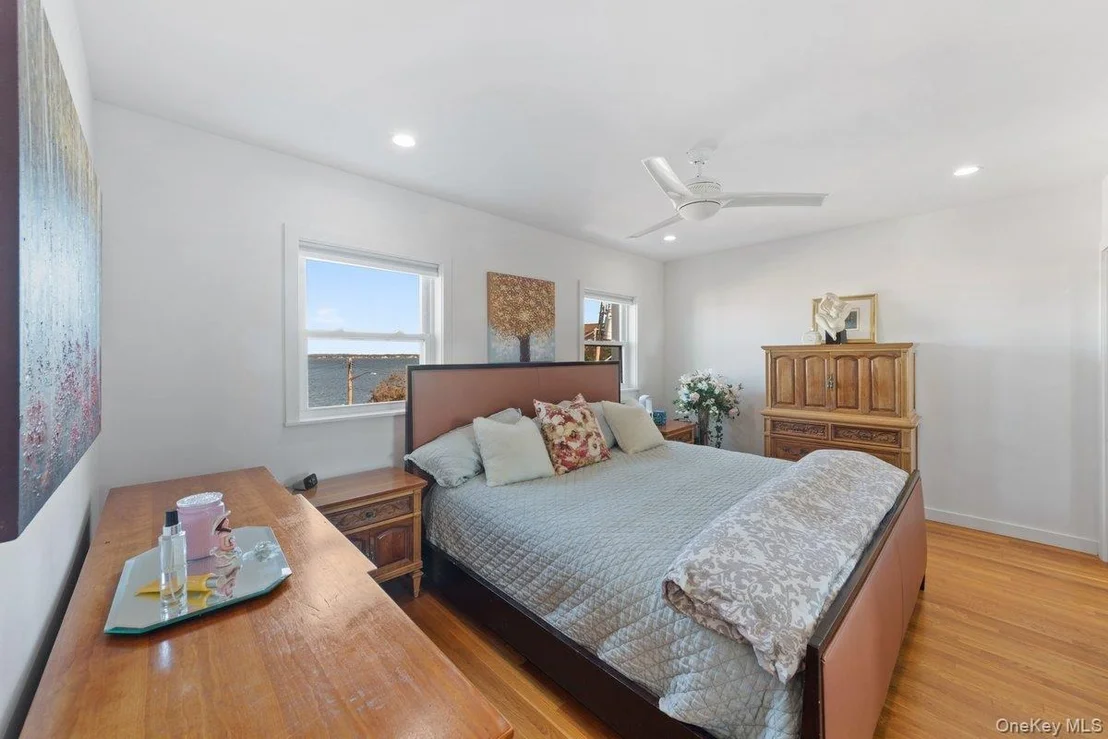 Photo of 902 Dean Avenue
