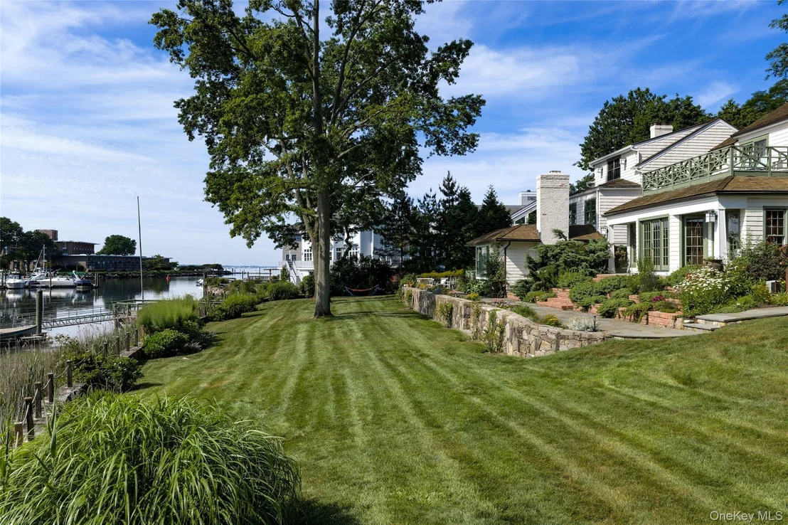 Photo of 87 Hix Avenue