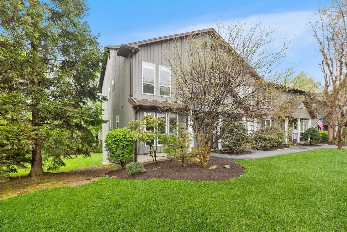 Photo of 17 Hemlock Circle