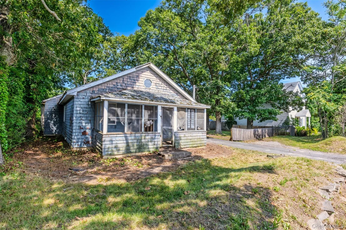 Photo of 426 Riverleigh Avenue