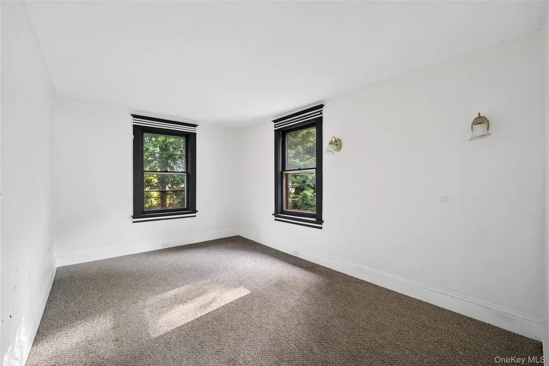 Photo of 25 River Road