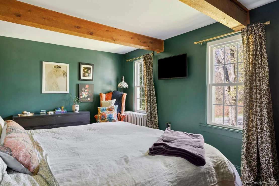 Photo of 452 Mountain Road
