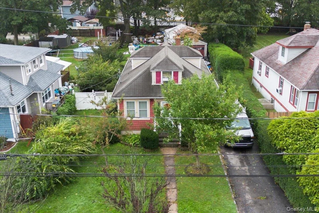 Photo of 25 3rd Avenue