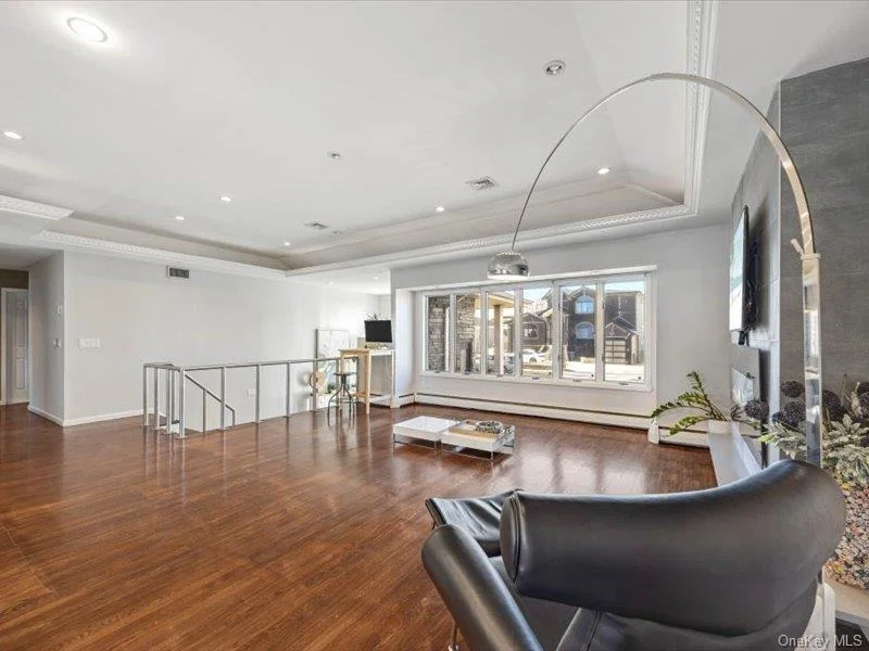 Photo of 844 Flanders Drive