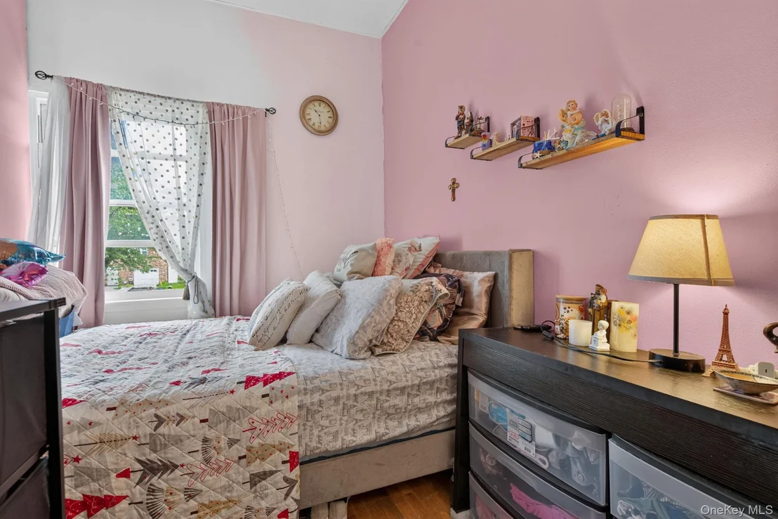 Photo of 50 Hampton Court