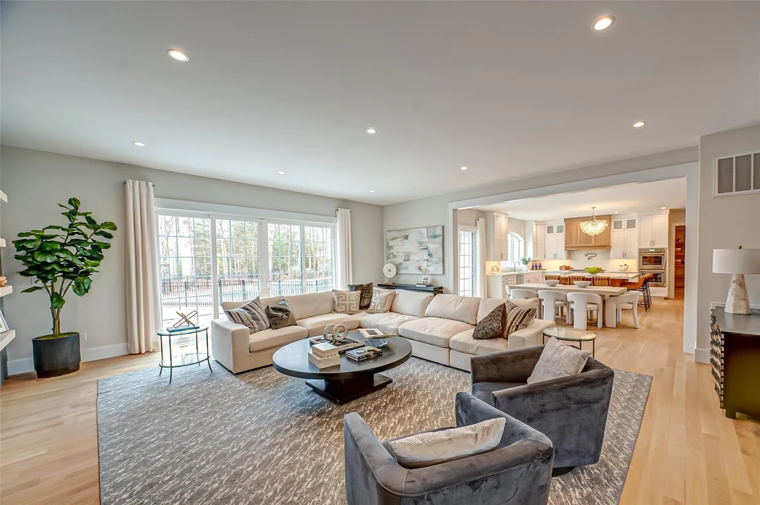 Photo of 210 Laurel Lane