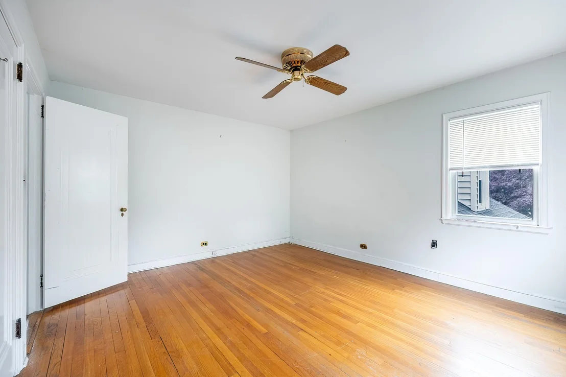 Photo of 545 Ridgeway