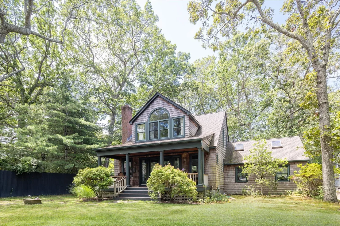 Photo of 2860 Pine Tree Road