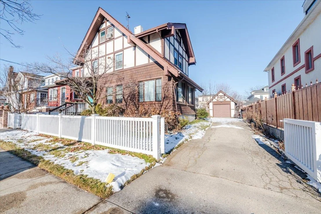Photo of 2921 Greene Place