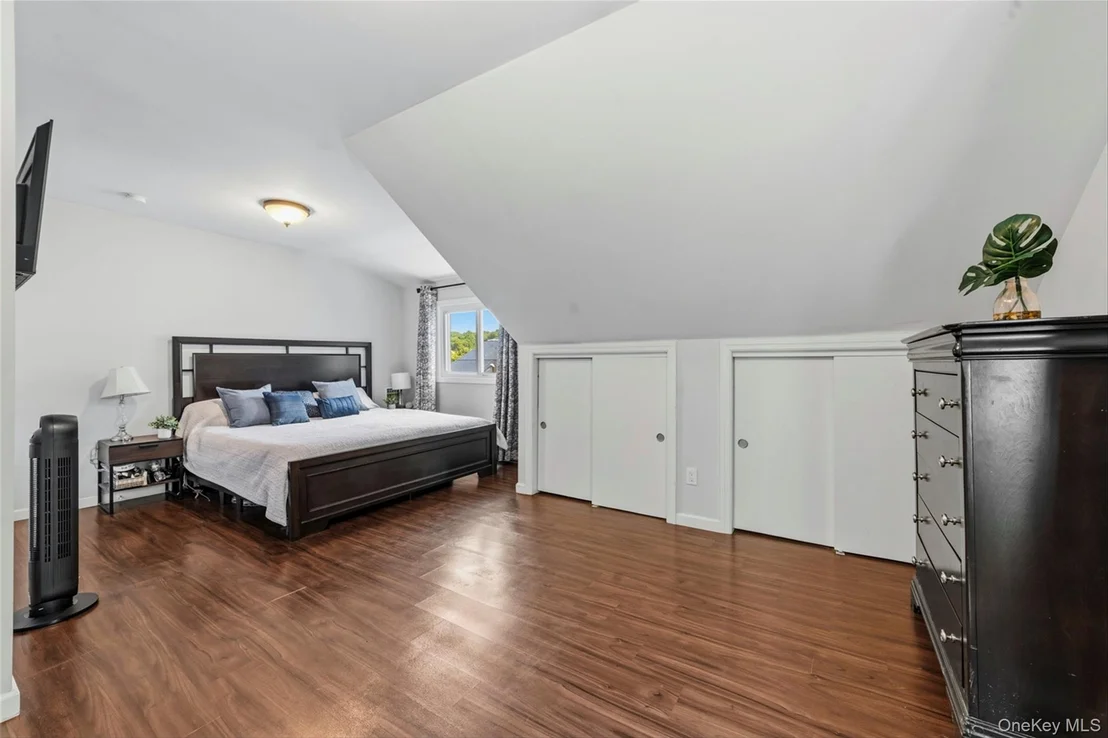 Photo of 1463 Lincoln Terrace