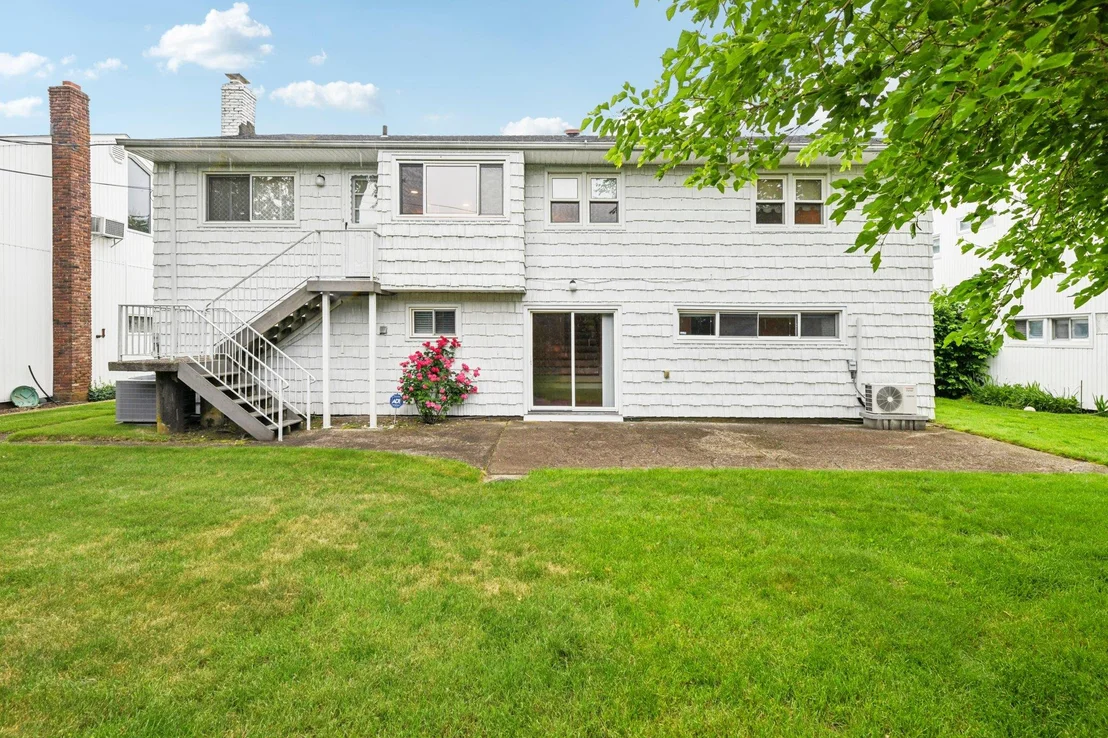 Photo of 904 Woodmere Drive