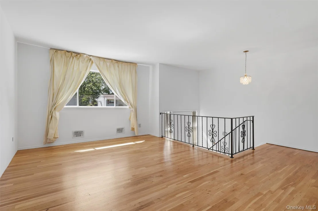 Photo of 94 Babylon Avenue