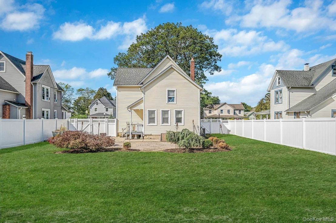 Photo of 219 North Ocean Avenue