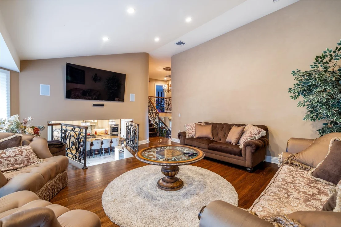 Photo of 3844 Carrel Boulevard